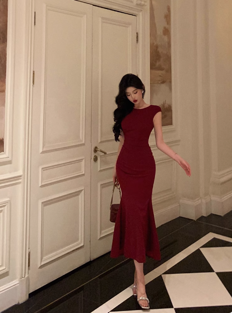 Elegante vestido de sirena burdeos para fiesta de 18 cumpleaños. Ideas de vestidos de cumpleaños para mujeres DP606