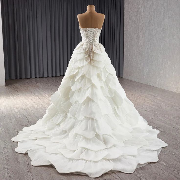 Vestido de novia de lujo, sin mangas, sin tirantes, con lentejuelas y cola, DP610