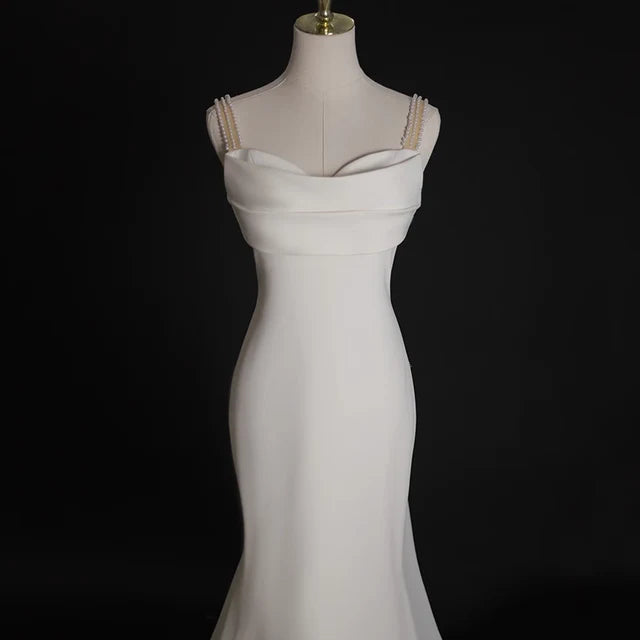 Vestido de novia sencillo de sirena blanca con tirantes y perlas, vestido de novia de verano DP616