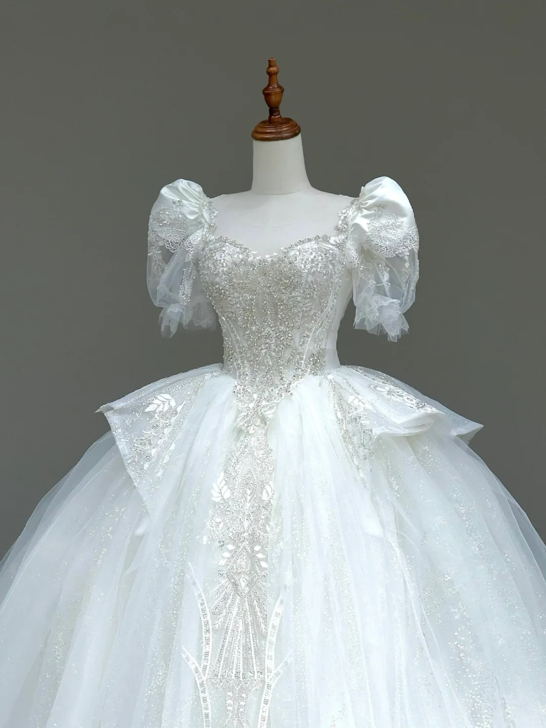 Vestido de novia princesa, corte corazón, mangas cortas, lentejuelas blancas, DP812