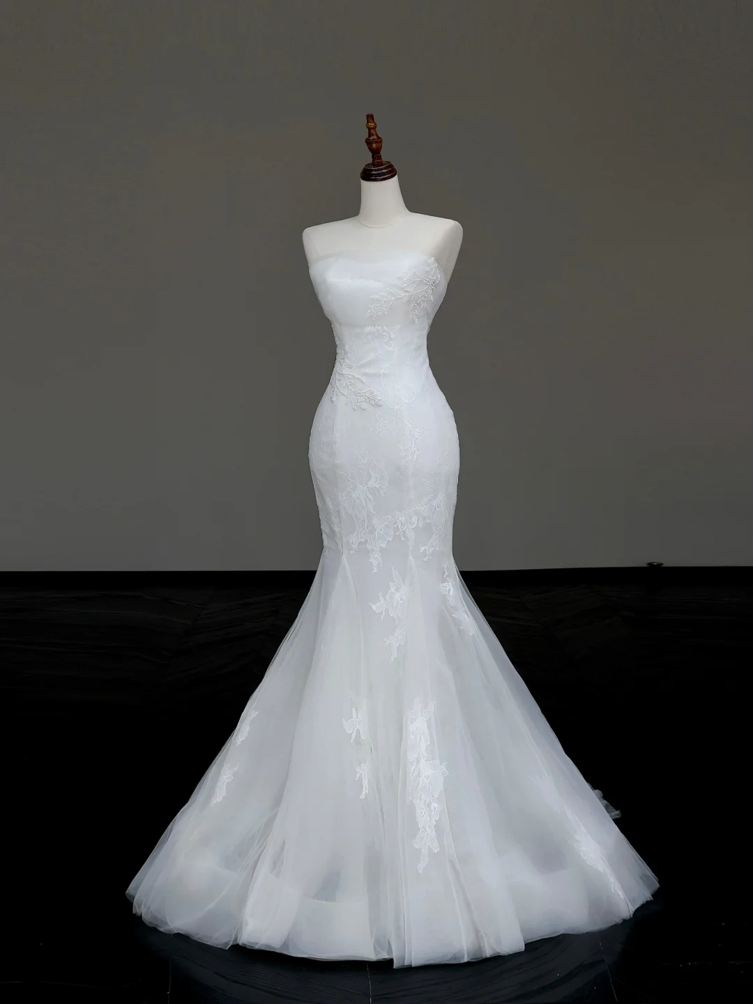 Vestido de novia sencillo de sirena sin tirantes, con encaje blanco, estilo minimalista, DP854