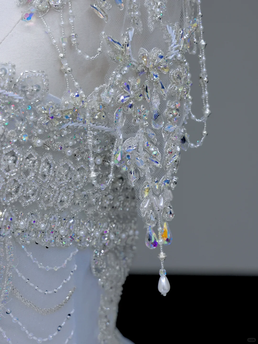 Vestido de novia princesa, sin tirantes, con lentejuelas azules y cuentas, DP879