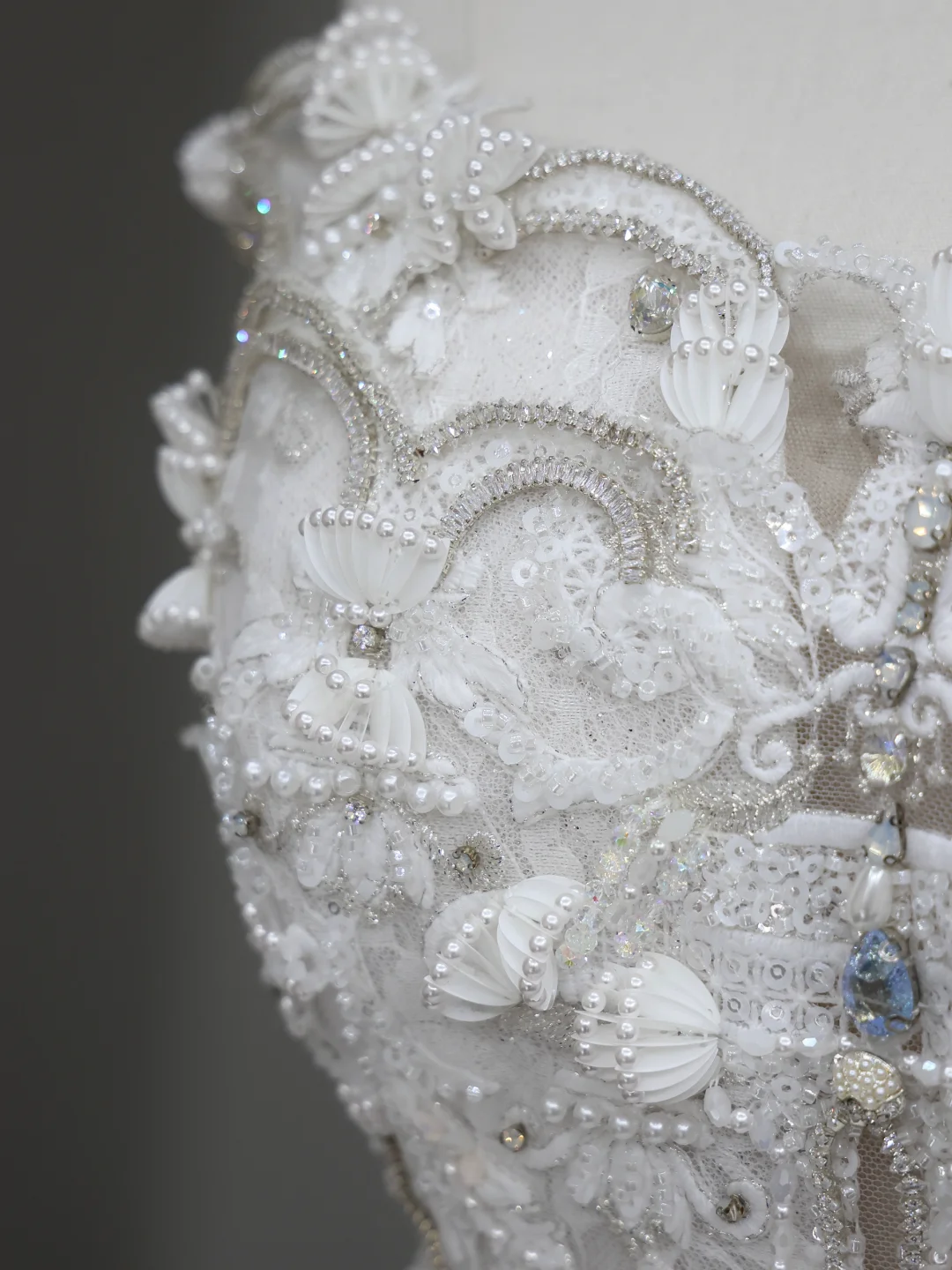 Vestido de novia princesa, sin tirantes, con lentejuelas blancas y cuentas, DP885