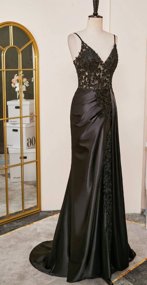 Elegant Black Spaghetti Straps Evening Dresses Satin Sheath Long Prom Dresses with Slits ED001