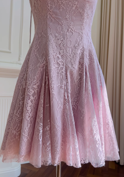 Vestido de fiesta corto de encaje con tirantes finos en color morado claro, vestido de fiesta morado ED01155