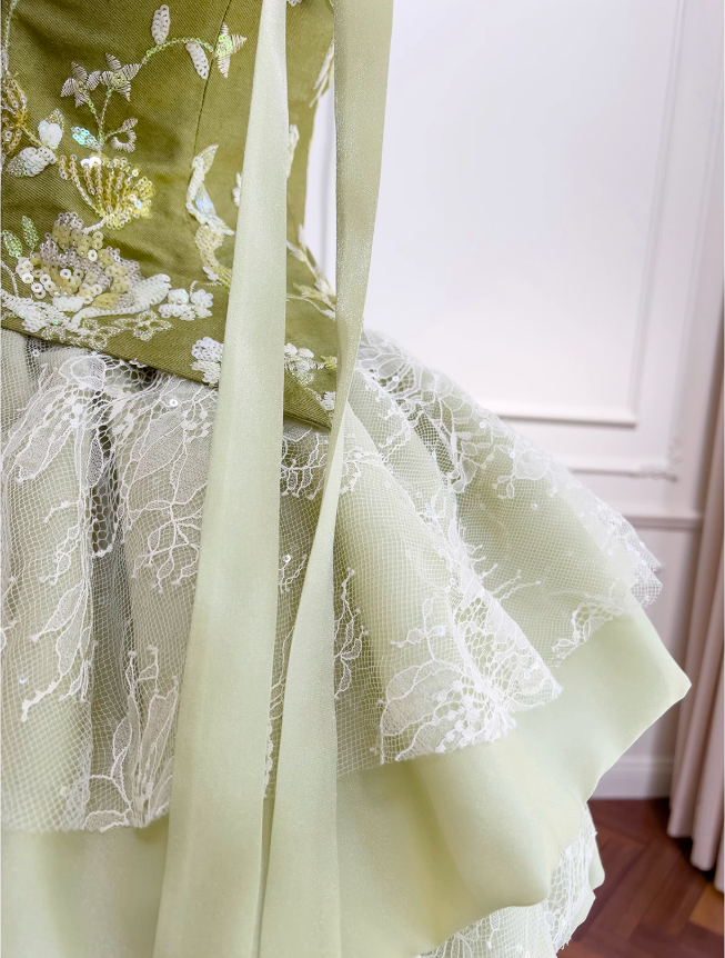 Vestido de fiesta corto verde oliva con encaje, lentejuelas y corte en A, ED01198
