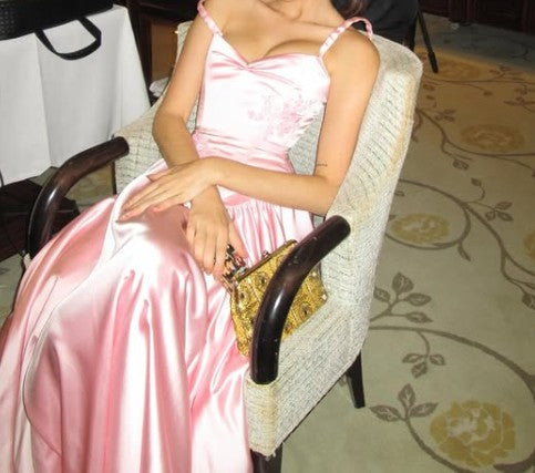 Vestido de noche elegante de satén rosa largo con tirantes finos y corte A, hasta el suelo, ED01409