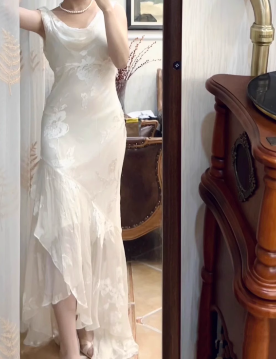 Vestido de fiesta largo de gasa con escote en V y cuentas, vestido de novia sencillo de corte sirena ED01527