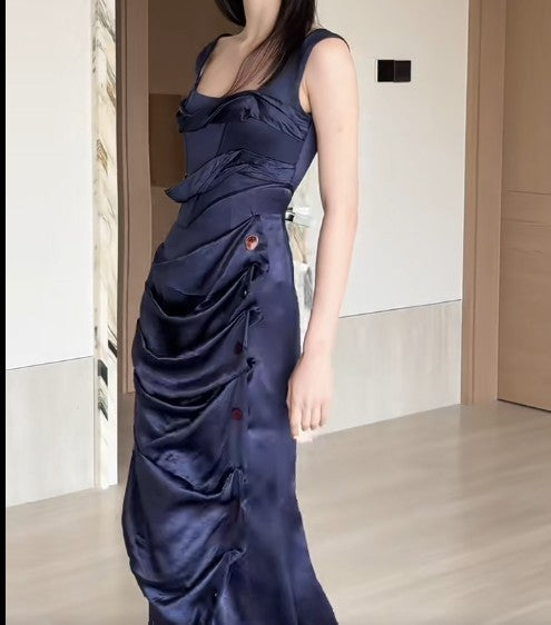 Vestido de fiesta azul marino con escote cuadrado y pliegues de satén ED02053