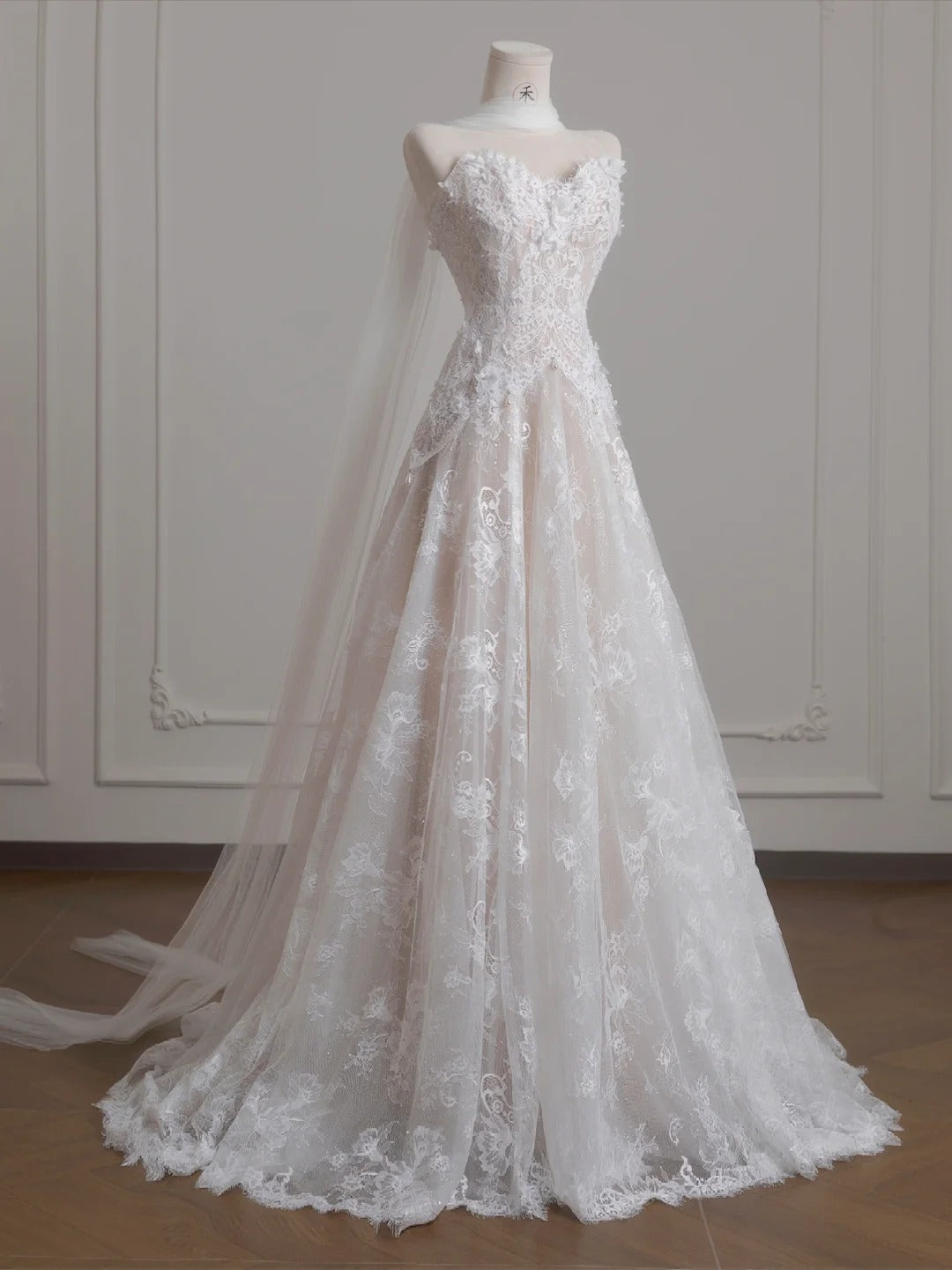 Vestido de novia vintage de tul blanco sin tirantes y encaje, precioso vestido de fiesta largo de corte A ED02191