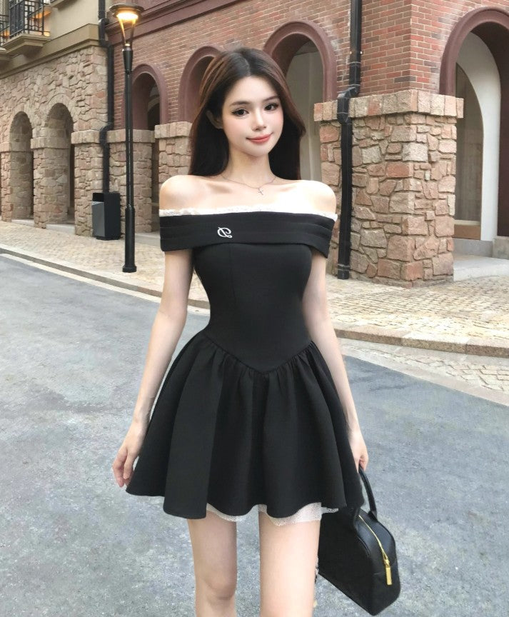 Vestido negro estilo francés con hombros descubiertos y falda corta de verano ED02306
