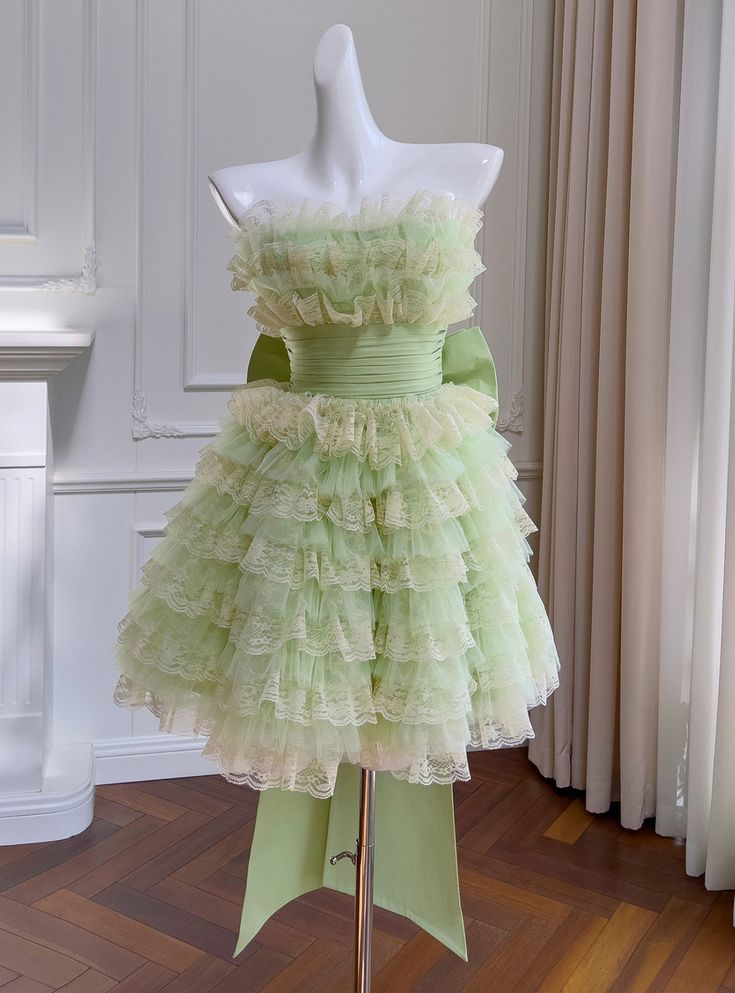Hermoso vestido de fiesta corto de tul con encaje y corte A sin tirantes, color verde, ED02600