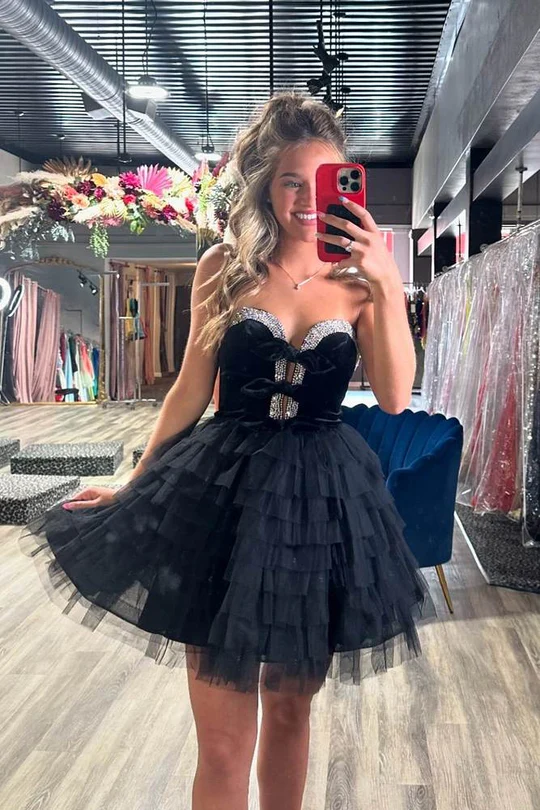 Elegante vestido de fiesta corto de tul con escote corazón negro y corte A con diamantes ED02652