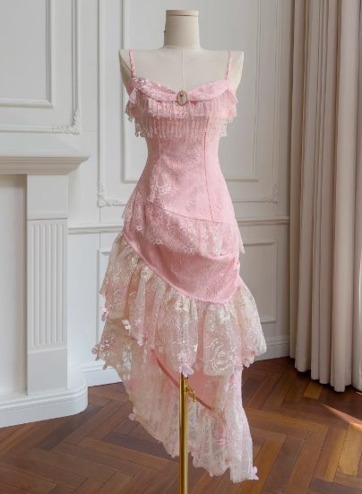 Vestidos de fiesta cortos de satén jacquard con tirantes finos en color rosa dulce, corte A, con encaje y cuentas, ED02738
