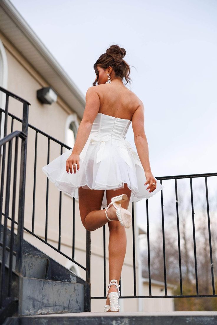 Elegante vestido de fiesta corto blanco sin tirantes, corte A, de tul con cuentas, vestidos de bienvenida ED02745