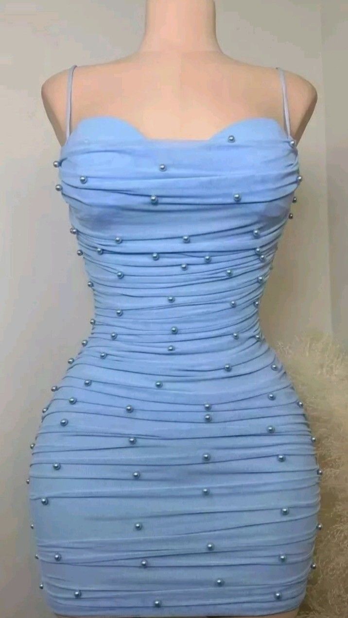 Vestidos de fiesta cortos de gasa con cuentas y tirantes finos en color verde menta dulce ED02777
