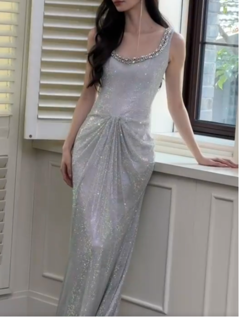 Hermosos vestidos de fiesta largos de satén con escote barco y corte sirena en plata brillante, vestidos de noche formales ED03048