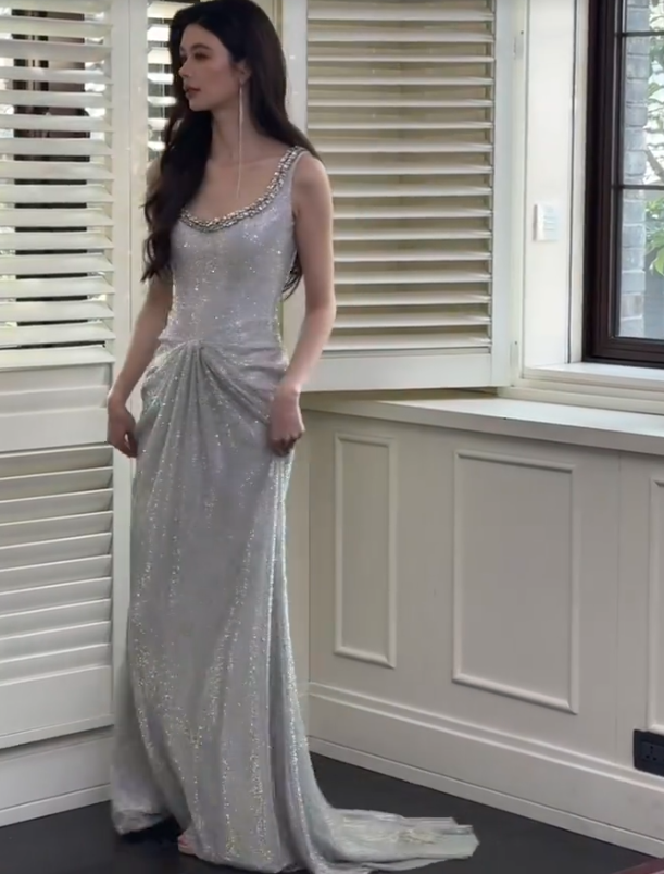 Hermosos vestidos de fiesta largos de satén con escote barco y corte sirena en plata brillante, vestidos de noche formales ED03048