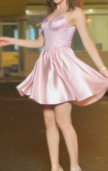 Elegante vestido de fiesta corto de satén rosa con tirantes finos y corte en A, para quinceañeras ED03398