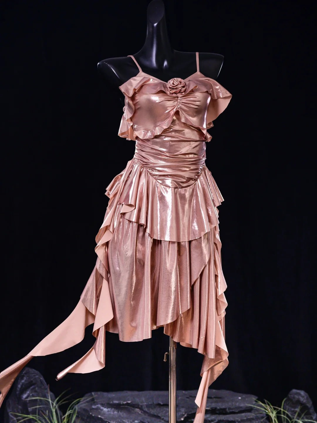 Vestido corto clásico de satén con tirantes finos en color oro rosa, para fiesta de graduación y cumpleaños, ED03426