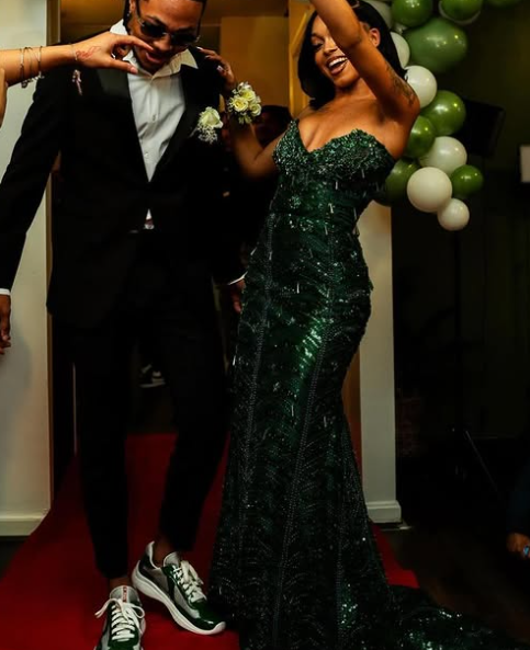 Hermoso vestido de fiesta largo sin tirantes de satén verde oscuro con lentejuelas y cuentas, vestido de fiesta, vestido de noche GG2330
