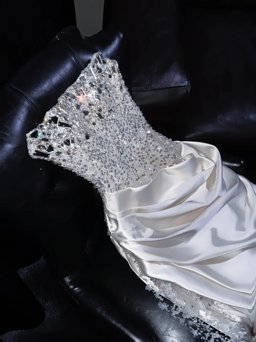 Impresionante vestido de fiesta largo de satén con cuentas y corte sirena, sin tirantes, para graduación, noche o fiesta GG2609