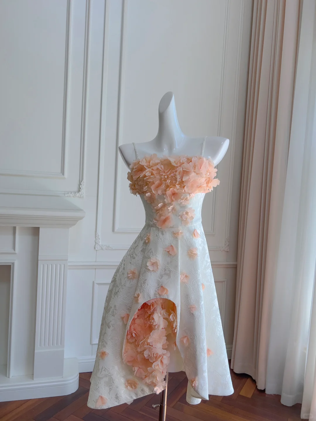 Impresionante vestido de fiesta corto de satén con tirantes finos y apliques, vestido de regreso a casa y vestido de cumpleaños GG2635