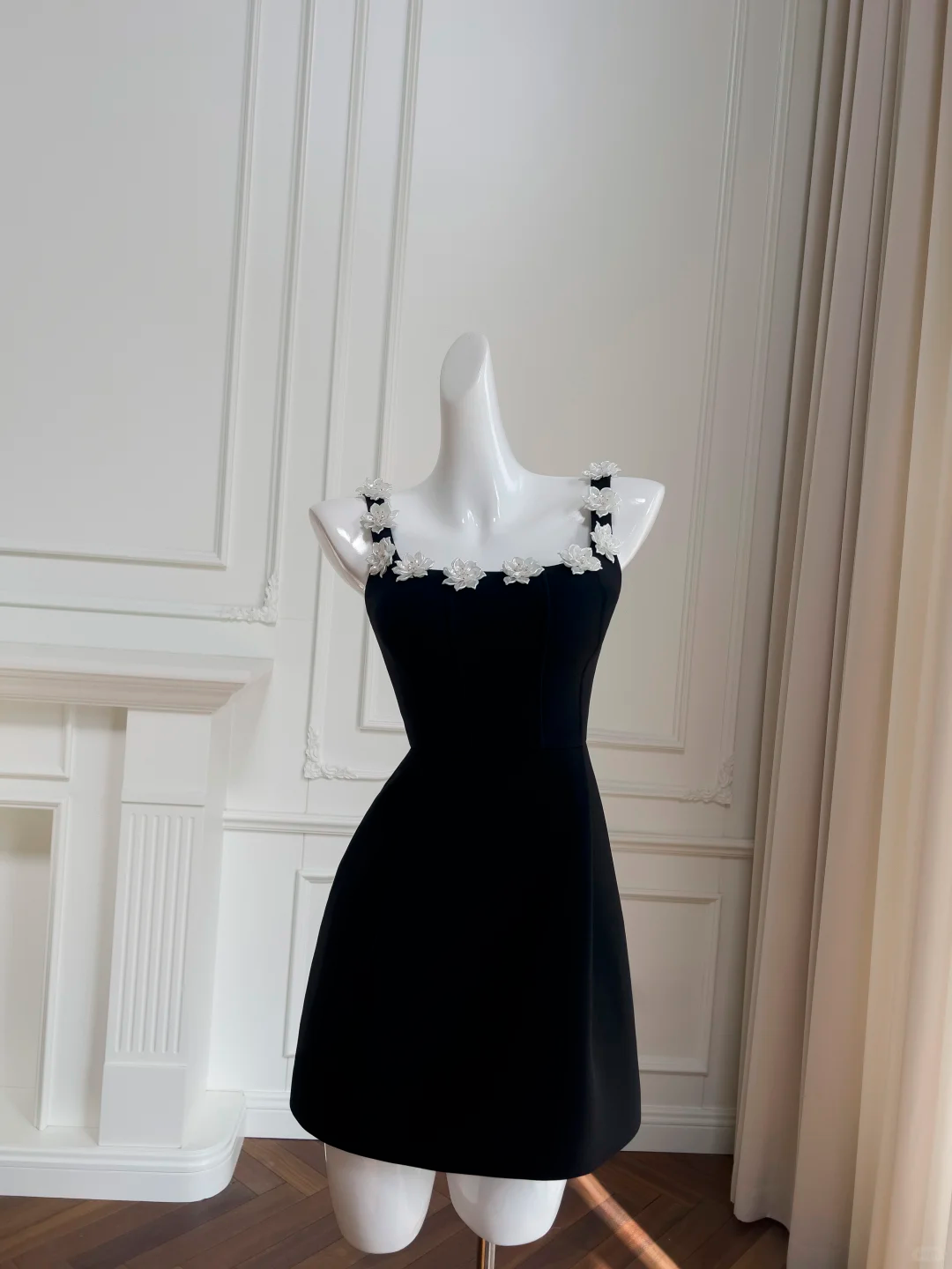 Vestido de fiesta corto de satén negro con apliques y corte en A, vestido de bienvenida y vestido de cumpleaños GG2693