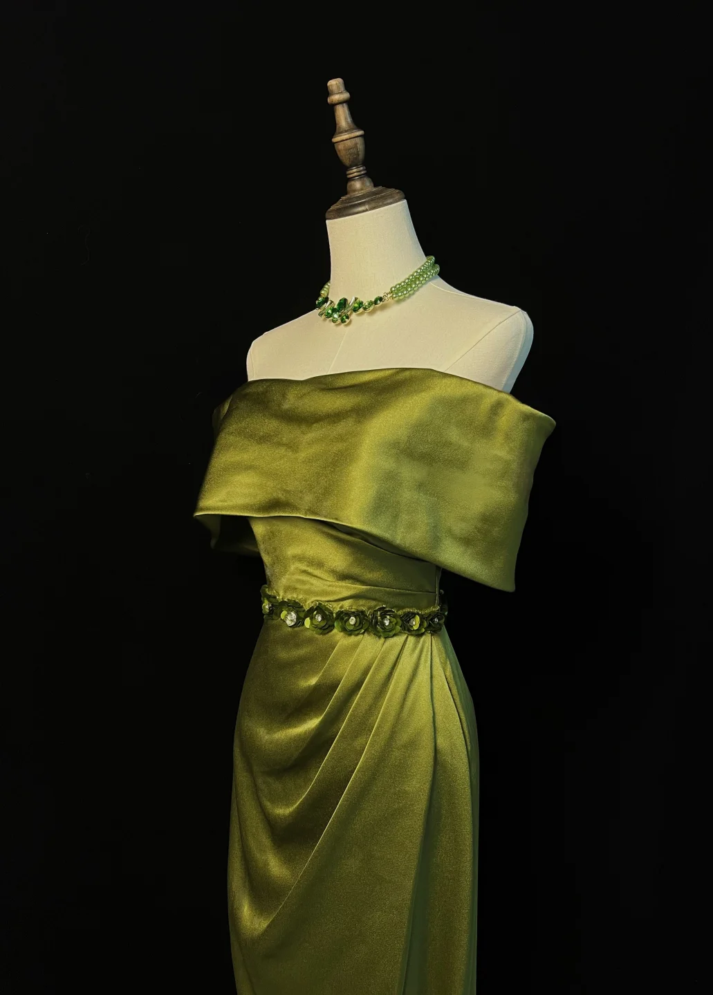 Elegante vestido de fiesta largo de satén plisado, sin tirantes, con apliques, corte en A, para graduación, noche, GG2731