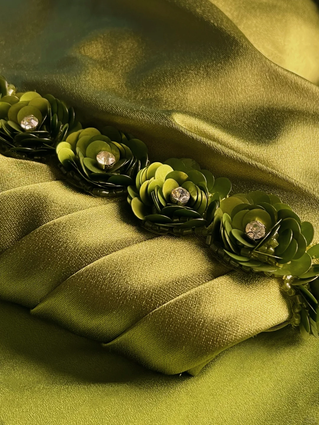 Elegante vestido de fiesta largo de satén plisado, sin tirantes, con apliques, corte en A, para graduación, noche, GG2731