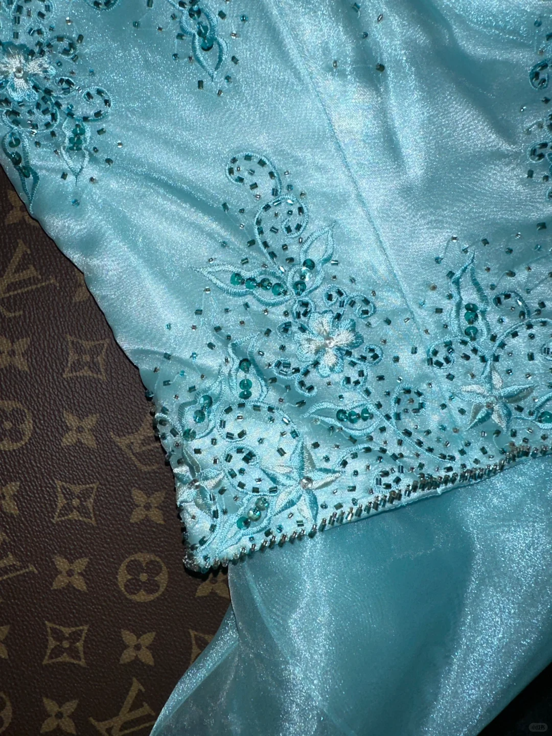 Vestido de fiesta largo de satén azul claro con cuentas bordadas, corte A, sin tirantes, de gasa, GG2735