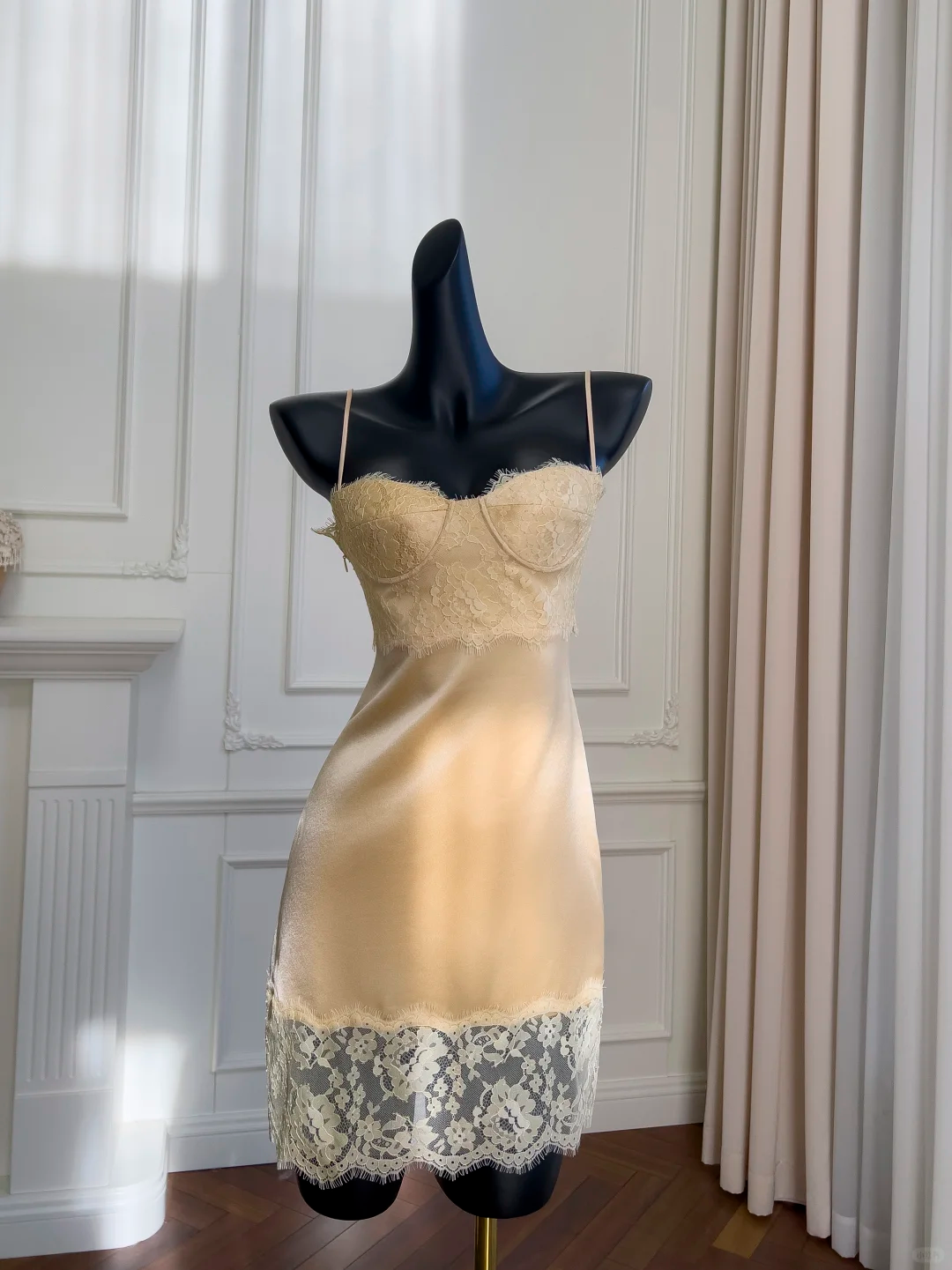 Vestido de fiesta corto de satén con tirantes finos y corte sirena, ideal para el regreso a casa y para cumpleaños GG2768