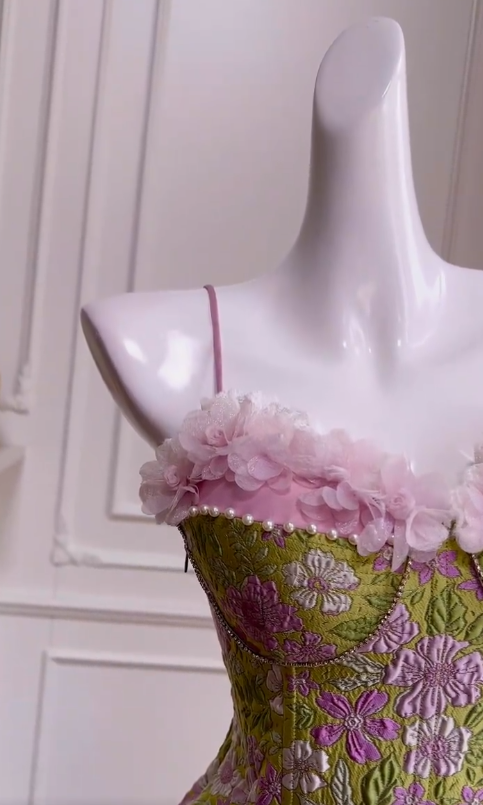 Hermoso vestido de fiesta corto de satén con tirantes finos, estampado floral, corte A, para regreso a casa y cumpleaños GG2774