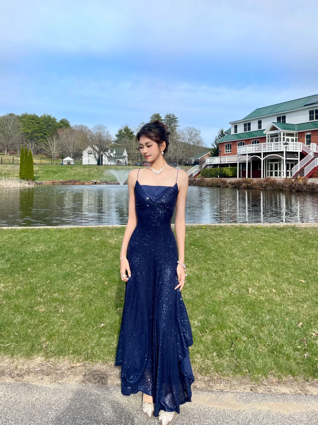 Vestido largo de fiesta, de noche y satén azul marino con lentejuelas y tirantes finos de sirena brillante GG2857