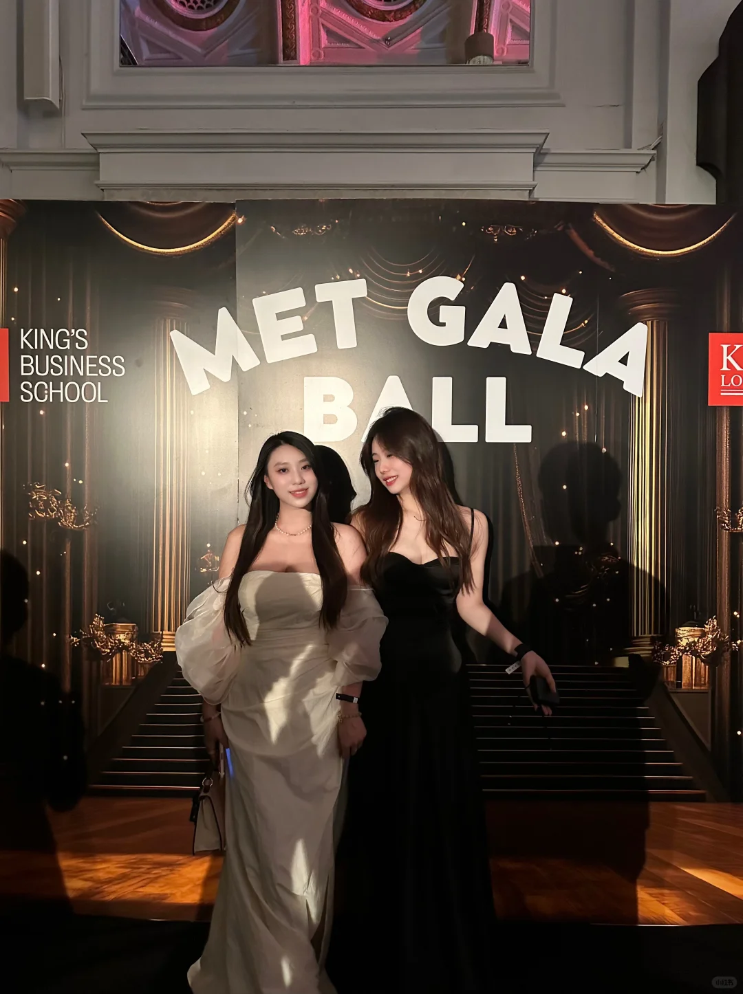 Vestido largo de satén negro con tirantes finos y corte en A, para fiesta de graduación o de noche (GG2864)