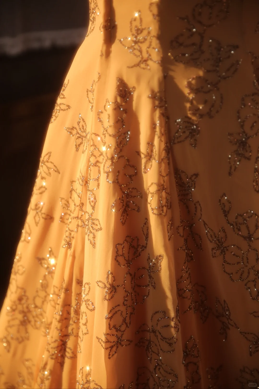 Vestido largo elegante de satén con tirantes finos, corte A y cuentas, para fiesta de graduación o de noche (GG2882)