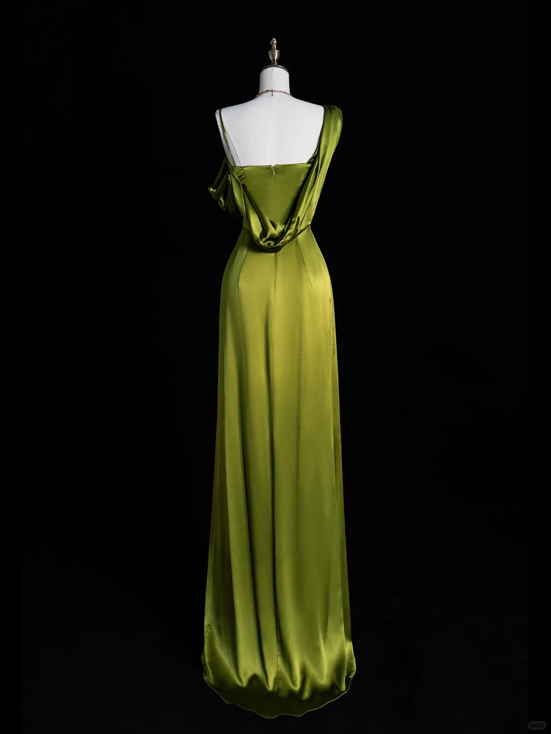 Vestido largo de satén verde plisado con abertura y hombros descubiertos, corte A, elegante, para fiesta de graduación o de noche, GG2884