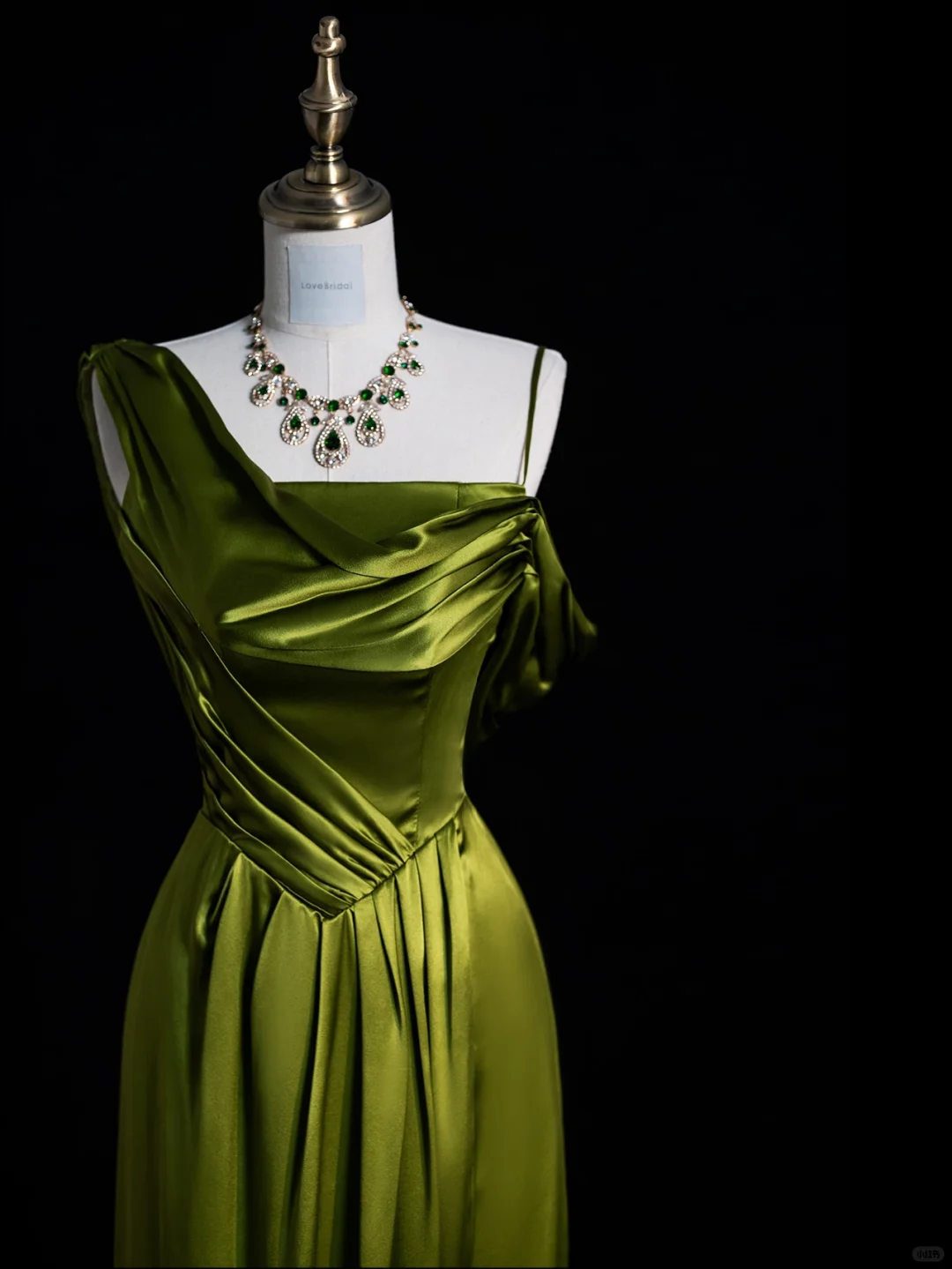 Vestido largo de satén verde plisado con abertura y hombros descubiertos, corte A, elegante, para fiesta de graduación o de noche, GG2884