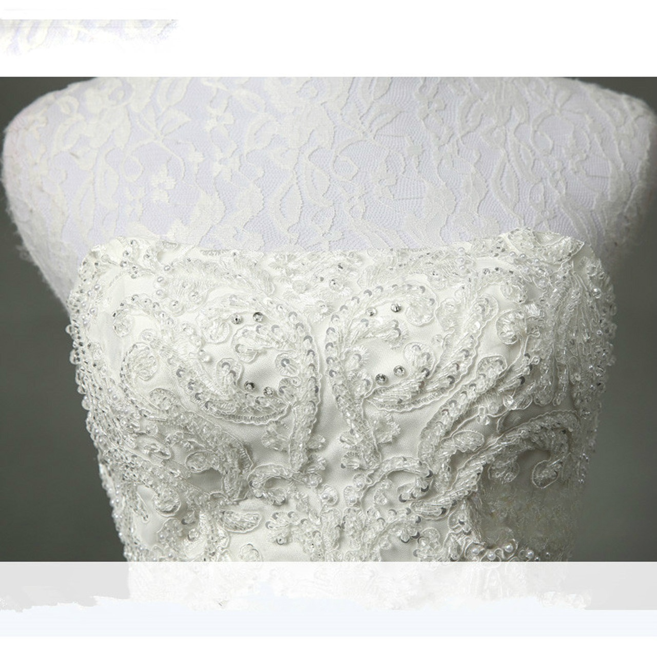 Vestido de novia largo clásico sin tirantes, de satén blanco, con apliques de encaje GG2974
