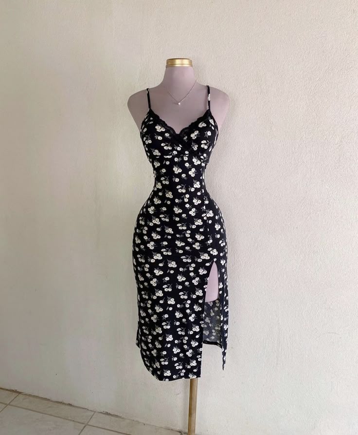 Vestido corto elegante de sirena con tirantes finos, estampado floral de satén y abertura para fiesta, regreso a casa y cumpleaños GG3233