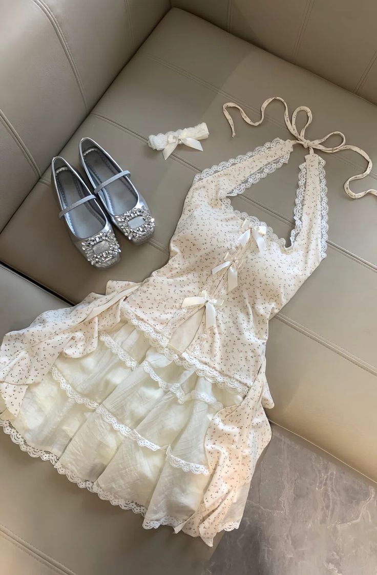 Vestido corto de satén con encaje y escote halter, corte A, para fiesta de bienvenida y cumpleaños, GG3368