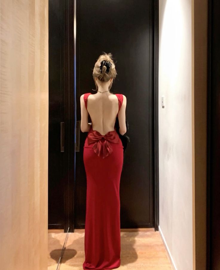 Vestido largo de fiesta, de noche y de satén rojo con escote de sirena, espalda descubierta y lazo (GG3848)