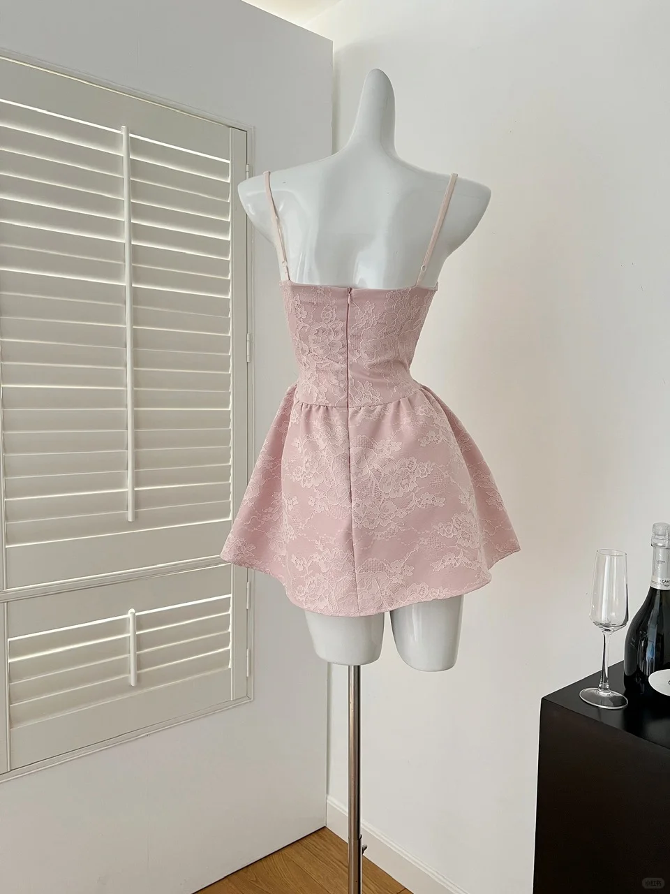 Vestido corto de satén rosa con tirantes finos y encaje para fiesta de bienvenida, corte A, para cumpleaños número 18, GG3982