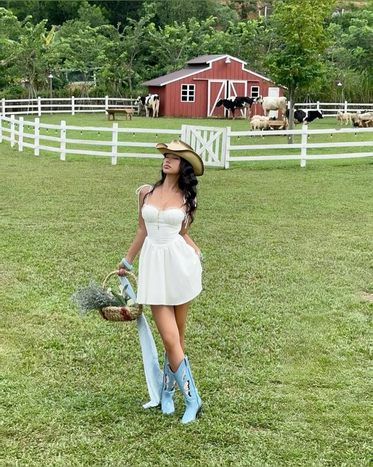 Vestido corto de satén con tirantes finos, elegante y sencillo para fiesta de bienvenida, ideal para cumpleaños número 18, GG4050
