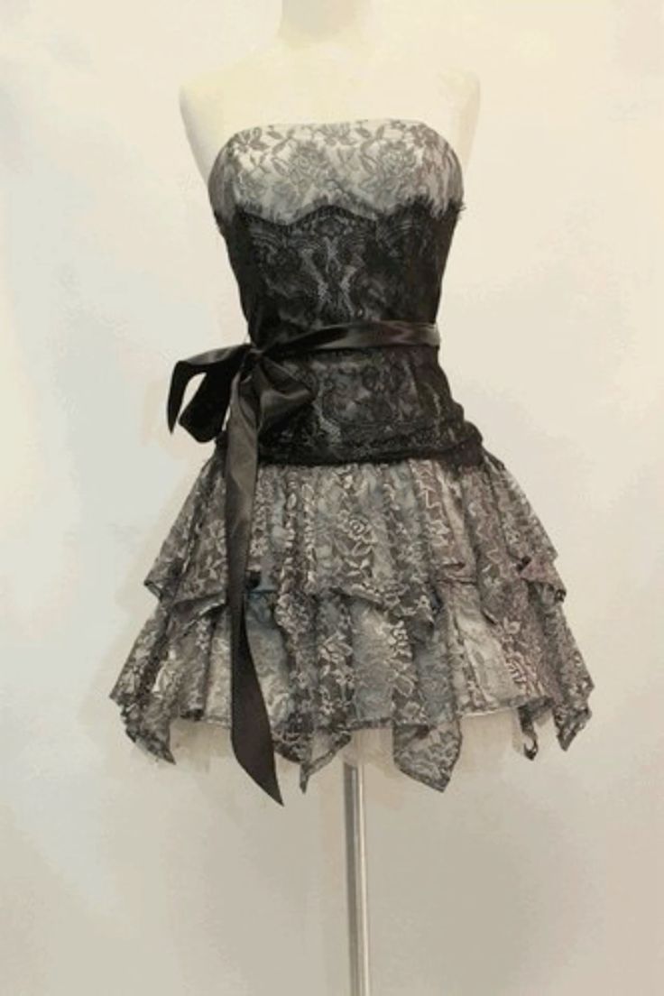Vestido de fiesta corto sexy de corte A sin tirantes, de encaje y cinturón negro, vestido de regreso a casa o de noche GG659