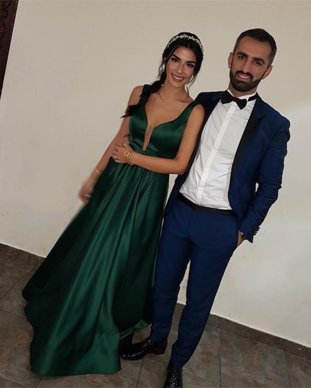 Vestidos de fiesta de satén verde esmeralda con escote en V y espalda descubierta