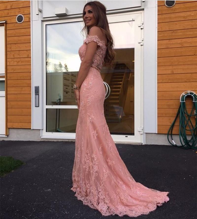 Elegante vestido de noche de sirena con encaje rosa y hombros descubiertos, vestido de fiesta