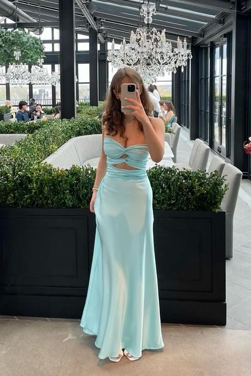 Vestido de fiesta largo ajustado de satén dorado con nudo frontal