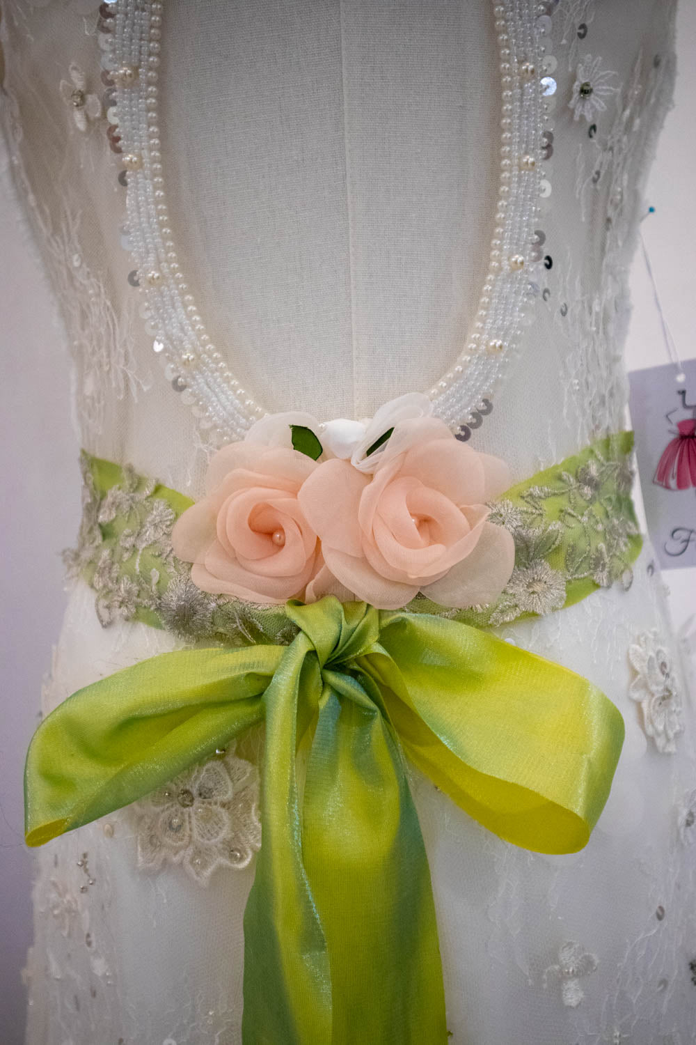 Luxurious Glitter Mermaid Keyhole Back Wedding Dress with Sequin and Belt