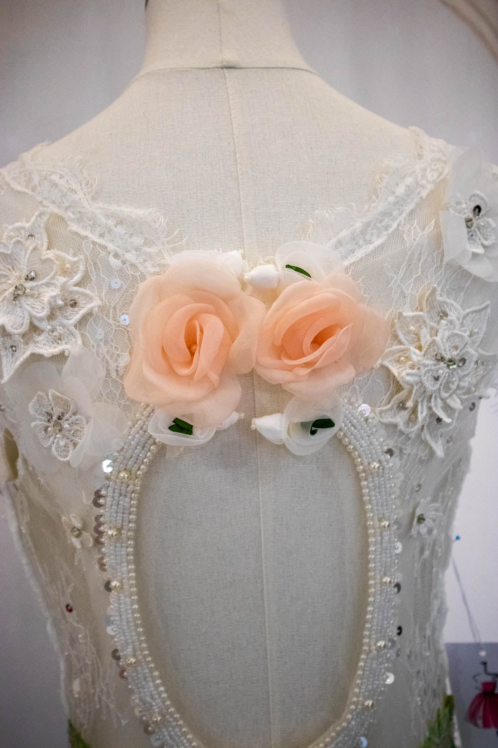 Luxurious Glitter Mermaid Keyhole Back Wedding Dress with Sequin and Belt